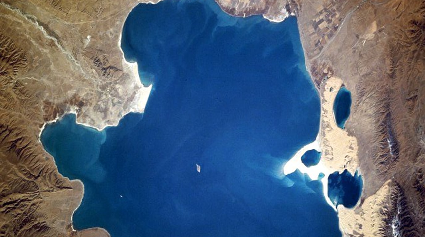 Qinghai Lake plateau scenery