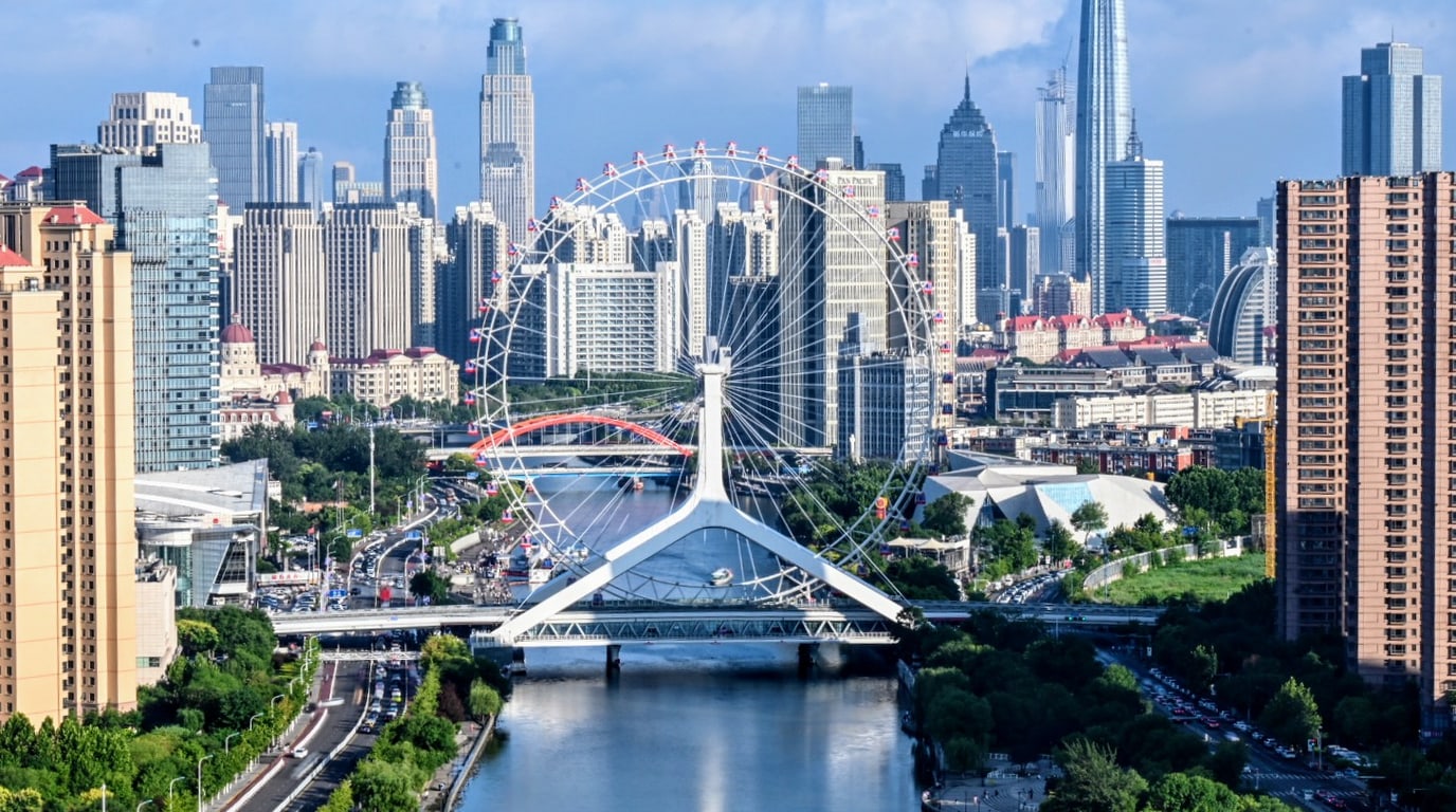 Tianjin Eye over the Haihe with the central Tianjin skyline